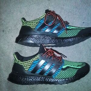 Adidas Ultra Boost Sz 11.5 Excellent Condition